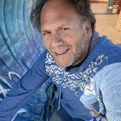 Dr. Juande Santander-Vela